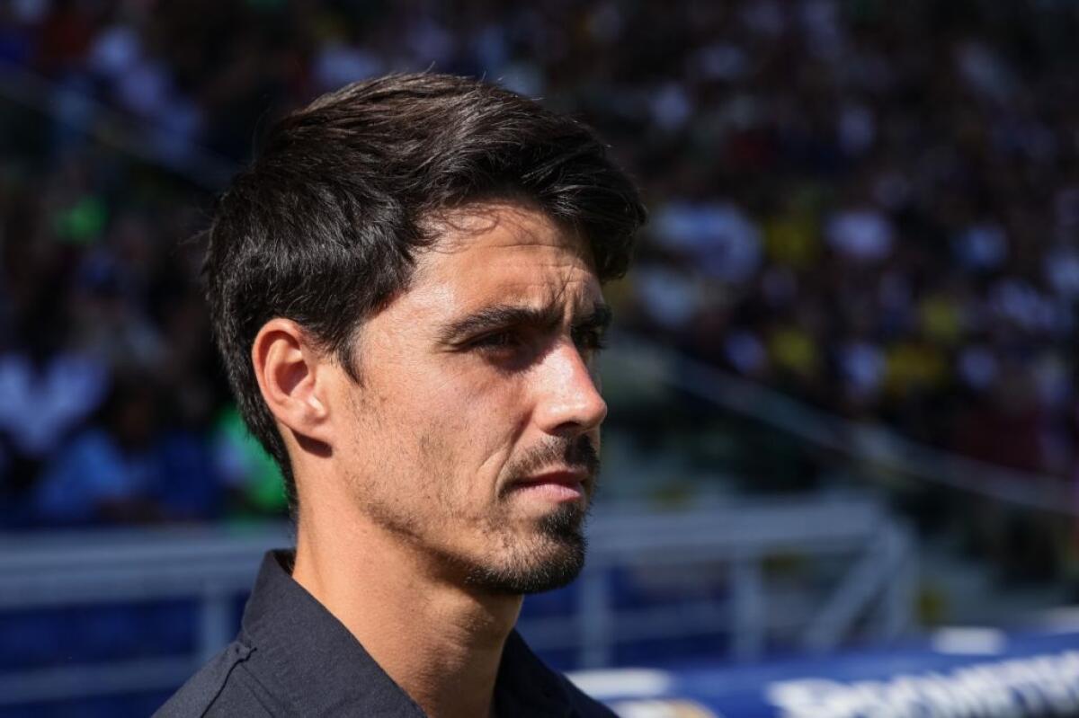 Carlos Cuesta non è più l’allenatore del Parma - 