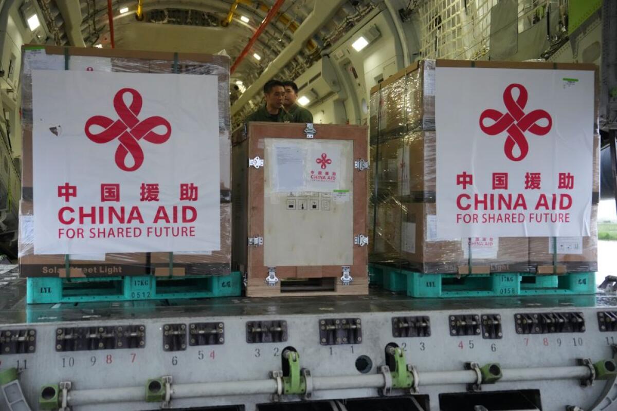 Nepal, la Cina invia aiuti umanitari ed esperti per identificare le vittime - 