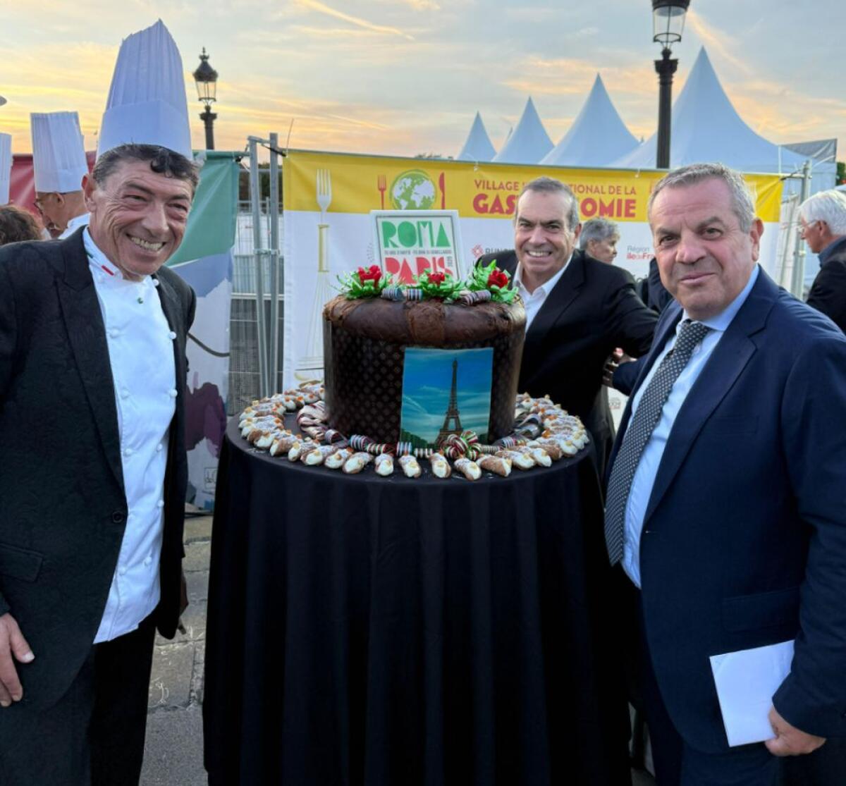 Fiasconaro porta la Sicilia a Parigi, un panettone da 10 kg celebra l’amicizia gastronomica tra Italia e Francia - 