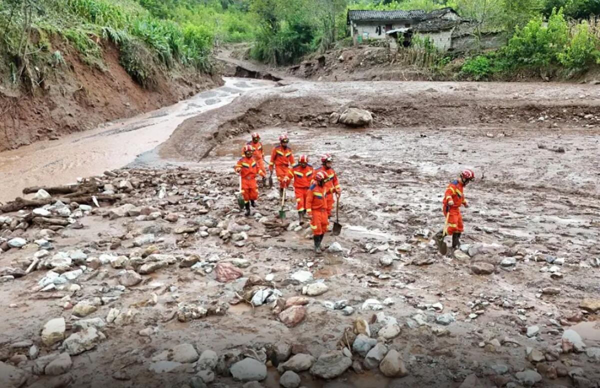 Cina, colata di fango nel Sichuan. Due morti e tre dispersi - 