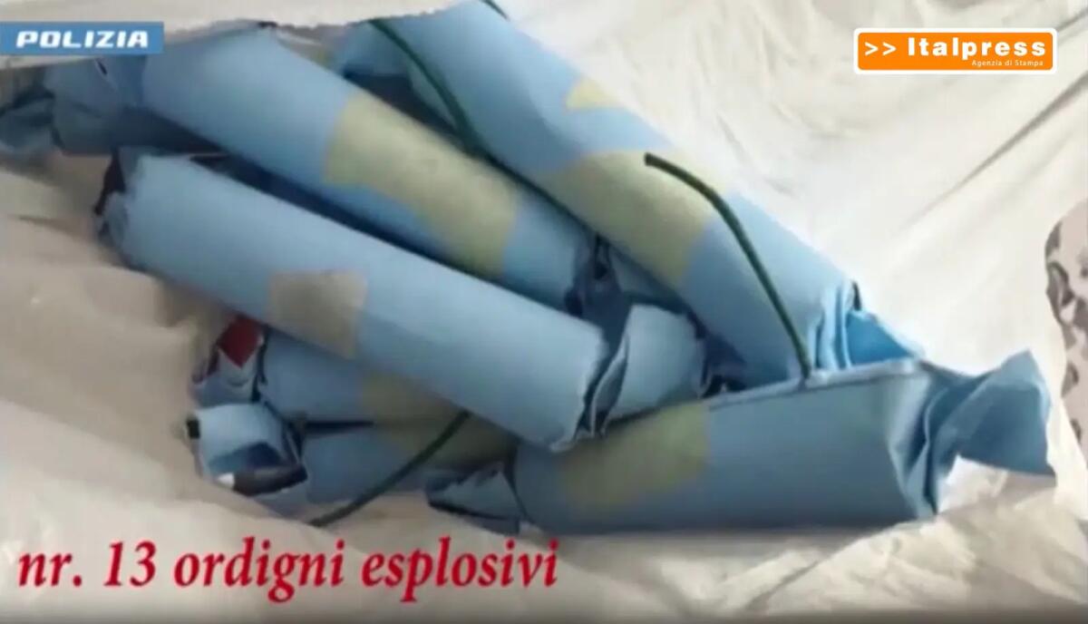 Gela, aveva un laboratorio per la droga e per ordigni esplosivi: fermato un 43enne / Video - 