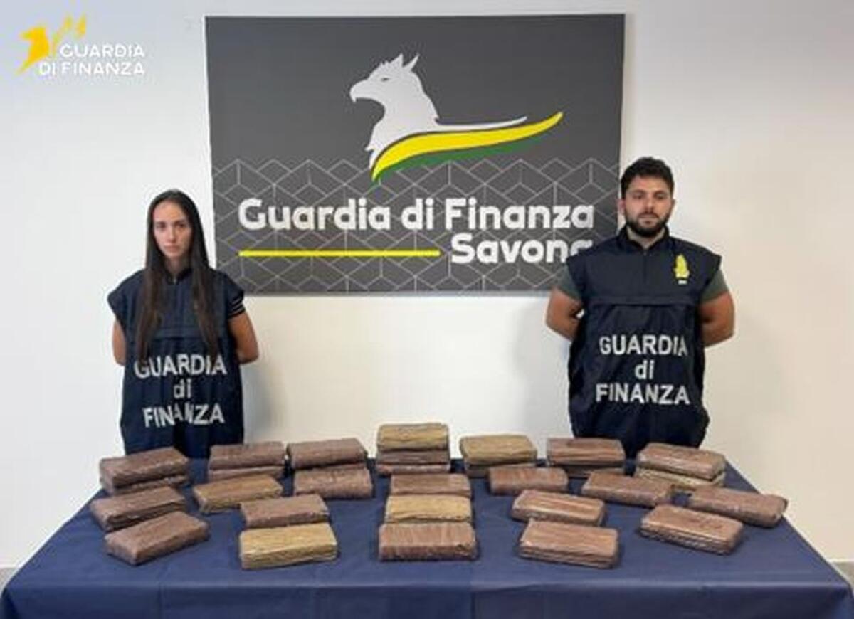 Savona, arrestati 2 corrieri con 34 Kg di cocaina occultati in un camper - 