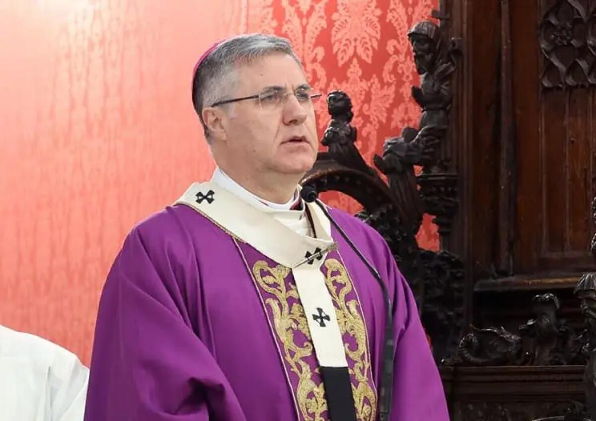 A Ciminna i funerali del giovane morto nel tentativo di arginare l’incendio, Lorefice: “Rogo frutto di una mano criminale” - 