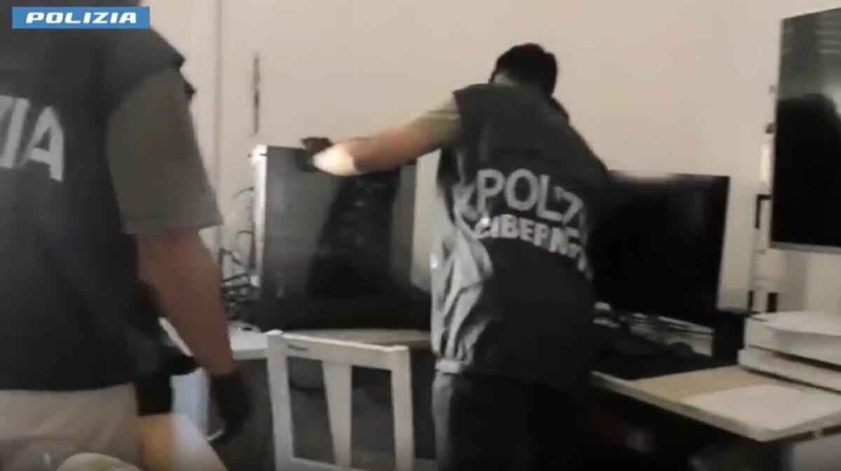 Arrestati per pedopornografia 17 membri di una rete transnazionale - 