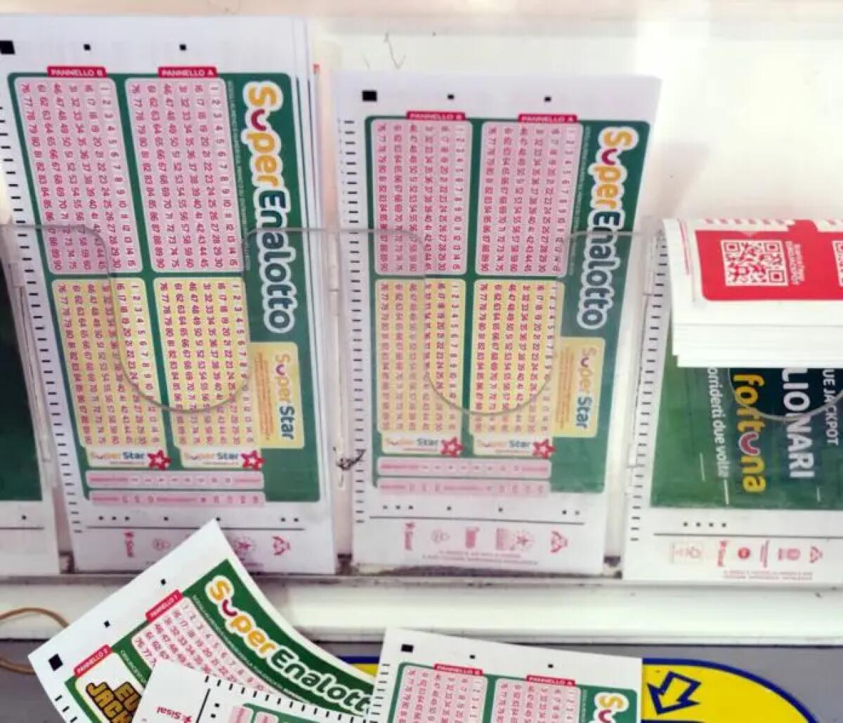 Centrato il 5+1 al Superenalotto a Palermo, vinti 417.320,75 euro - 