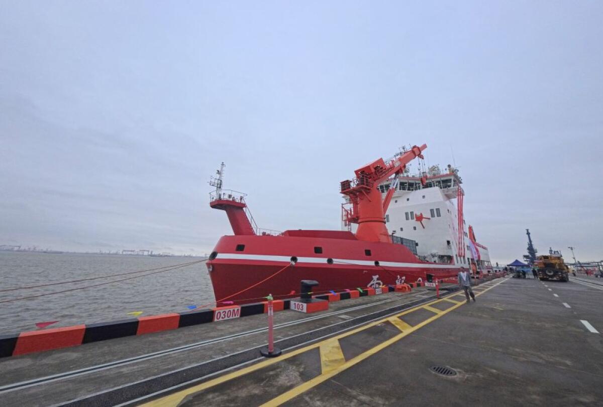 Cina, due rompighiaccio rientrano dalla spedizione scientifica nell’Artico - 