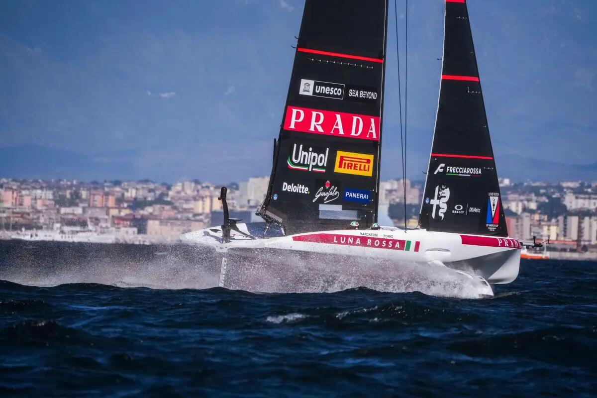 Luna Rossa Senior vince le Regate Preliminari di Napoli - 