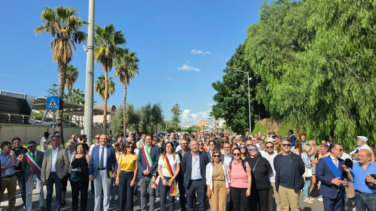 I cittadini a Gela e in Sicilia chiedono di potersi curare  - 