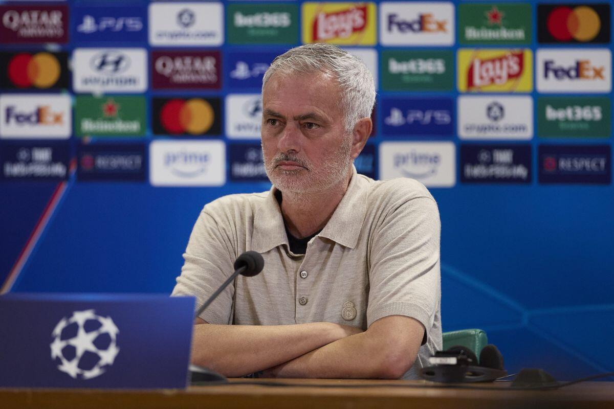 Mourinho “Per 90 minuti con la Roma avversari, non nemici” - 