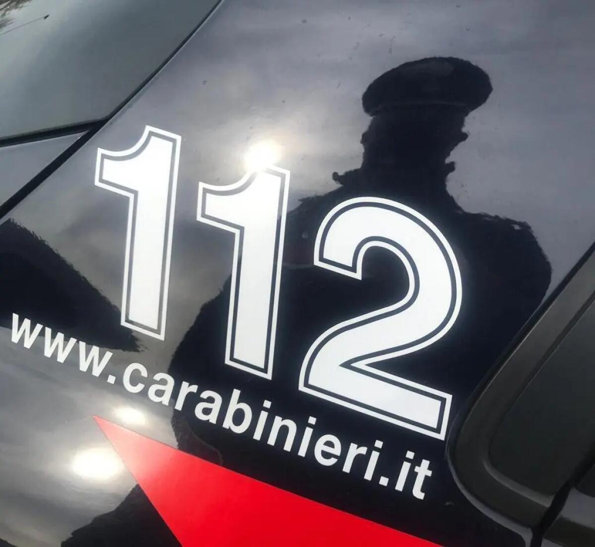 Litiga con un venditore ambulante per il cibo troppo caro e gli spara, arrestato un 36enne nel Palermitano - 
