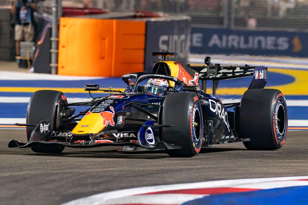 Verstappen trionfa a Singapore davanti a Leclerc e Antonelli - 
