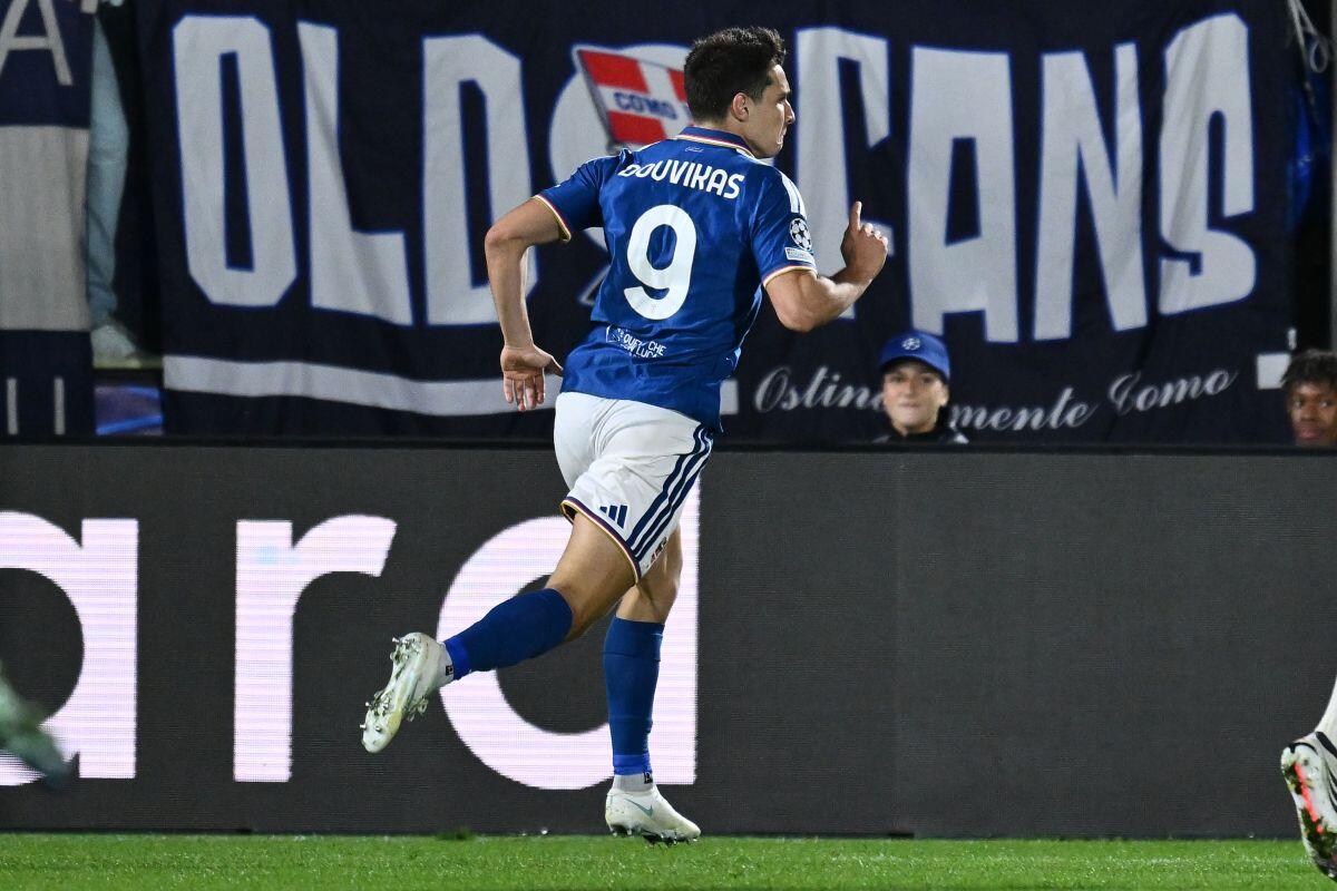 Douvikas esalta il Como, battuto il Sassuolo 2-0 - 