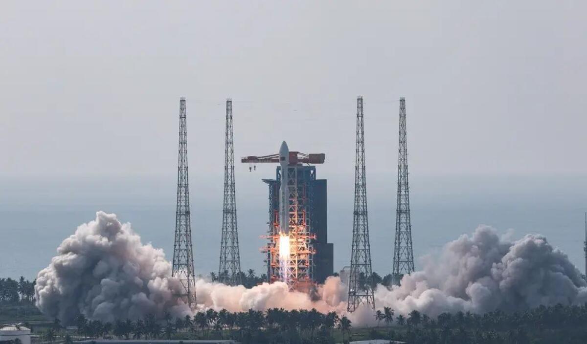 Cina, lanciato un nuovo gruppo di satelliti per Internet - 