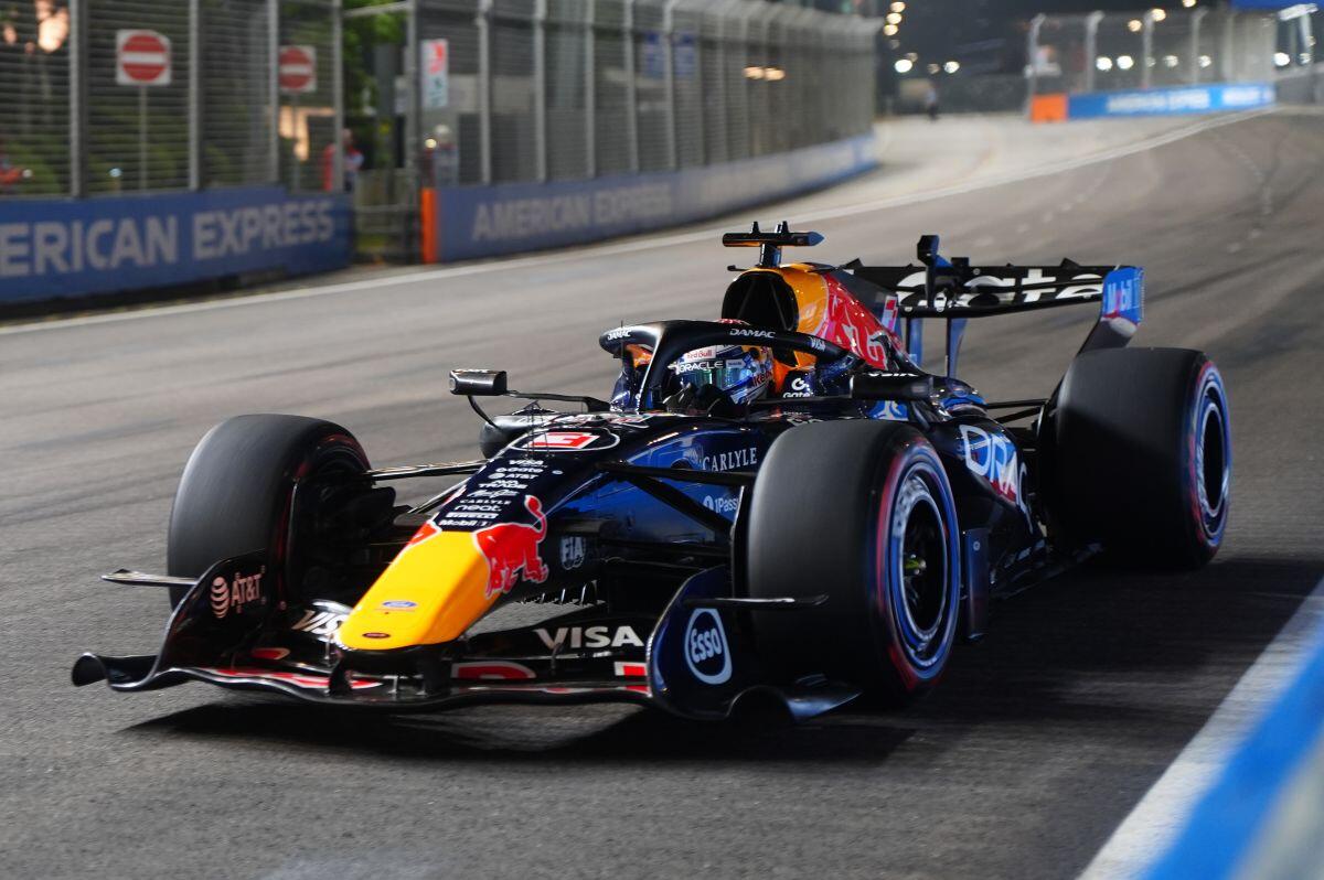 Verstappen padrone a Singapore: pole davanti a Leclerc e Hamilton - 