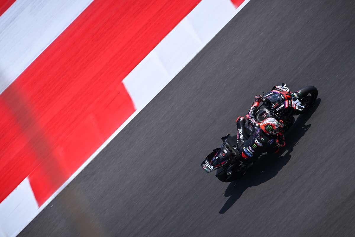 Bezzecchi trionfa nel Gp di Indonesia, podio tutto di marca Aprilia - 