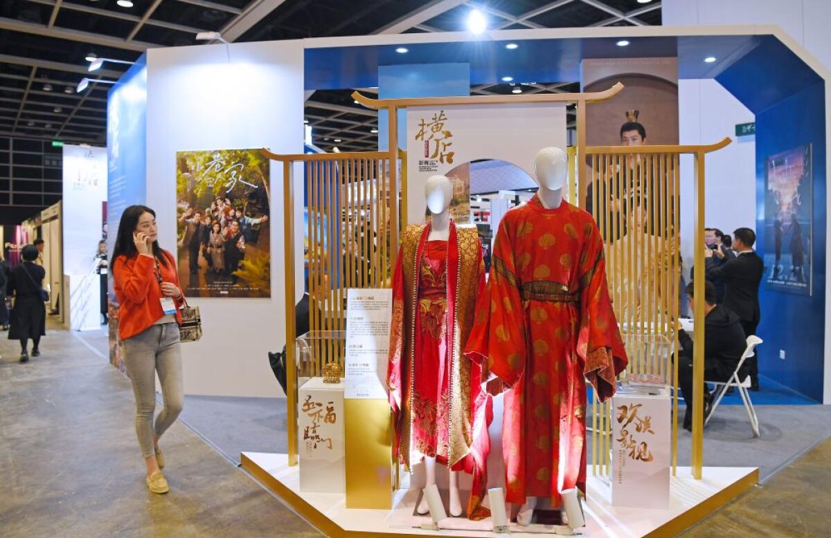 I turisti diventano attori di fiction nella “Hollywood cinese” di Hengdian - 