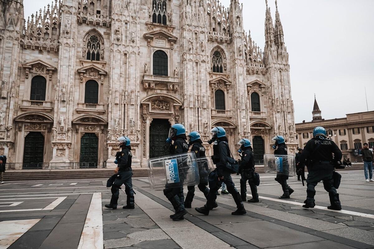Allarme cortei, oltre 150 perquisizioni a Milano, Monza e in altre 20 città - 