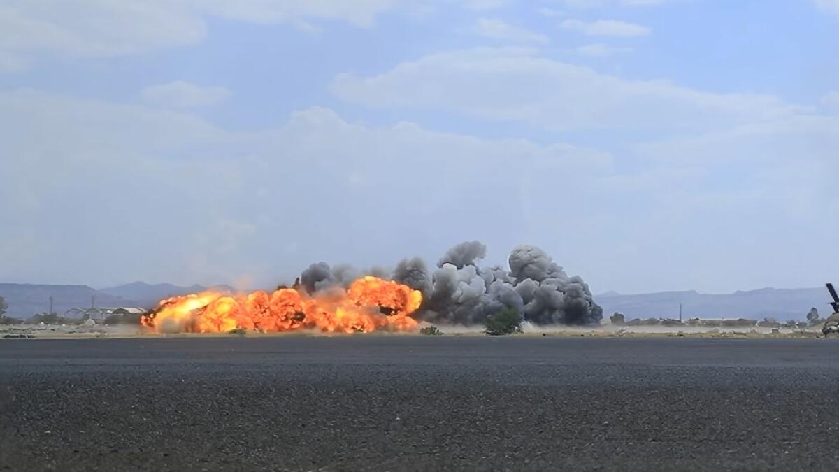 Missile Houthi su aeroporto di Riad, almeno 12 morti e oltre 300 feriti - 